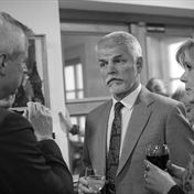 Petr Kolář v rozhovoru s generálem Pavlem a jeho paní